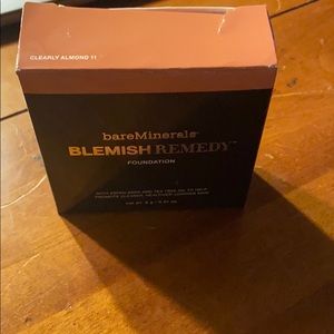 Blemish remedy foundation